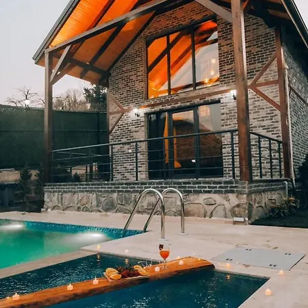 Hilux Bungalow شاليه سبانجا
